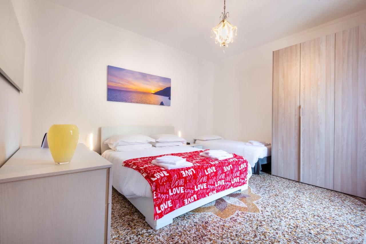 Waterfront House Apartment Генуа Екстериор снимка